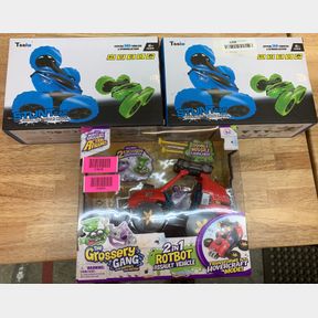 THE GOSSERY GANG 2 IN 1 ROTBOT CAR & 2X STUNT CAR DOUBLE SIDE ROLL