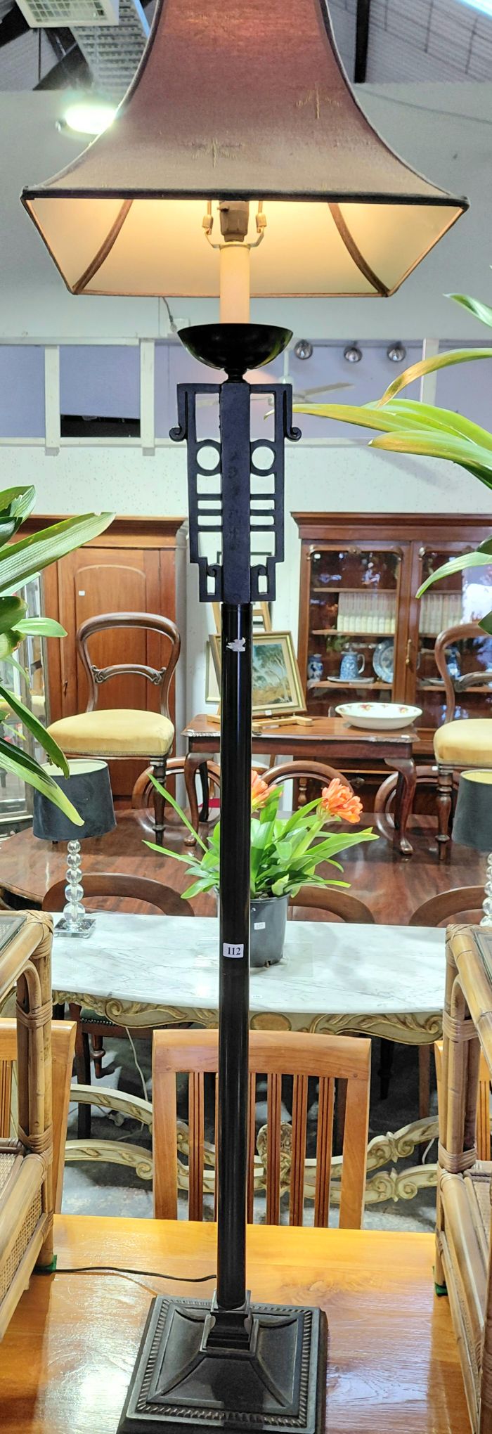 112 · STANDARD LAMP