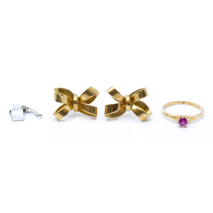 Box 14k Bow Earrings and Ring etc. - 6.1 Grams TW