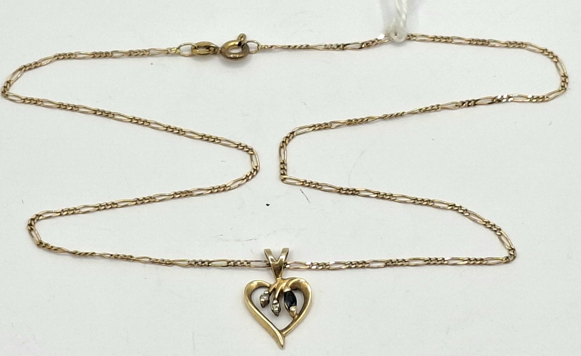 1123 · 10CT HEART PENDANT ON GOLD FINE NECKLACE