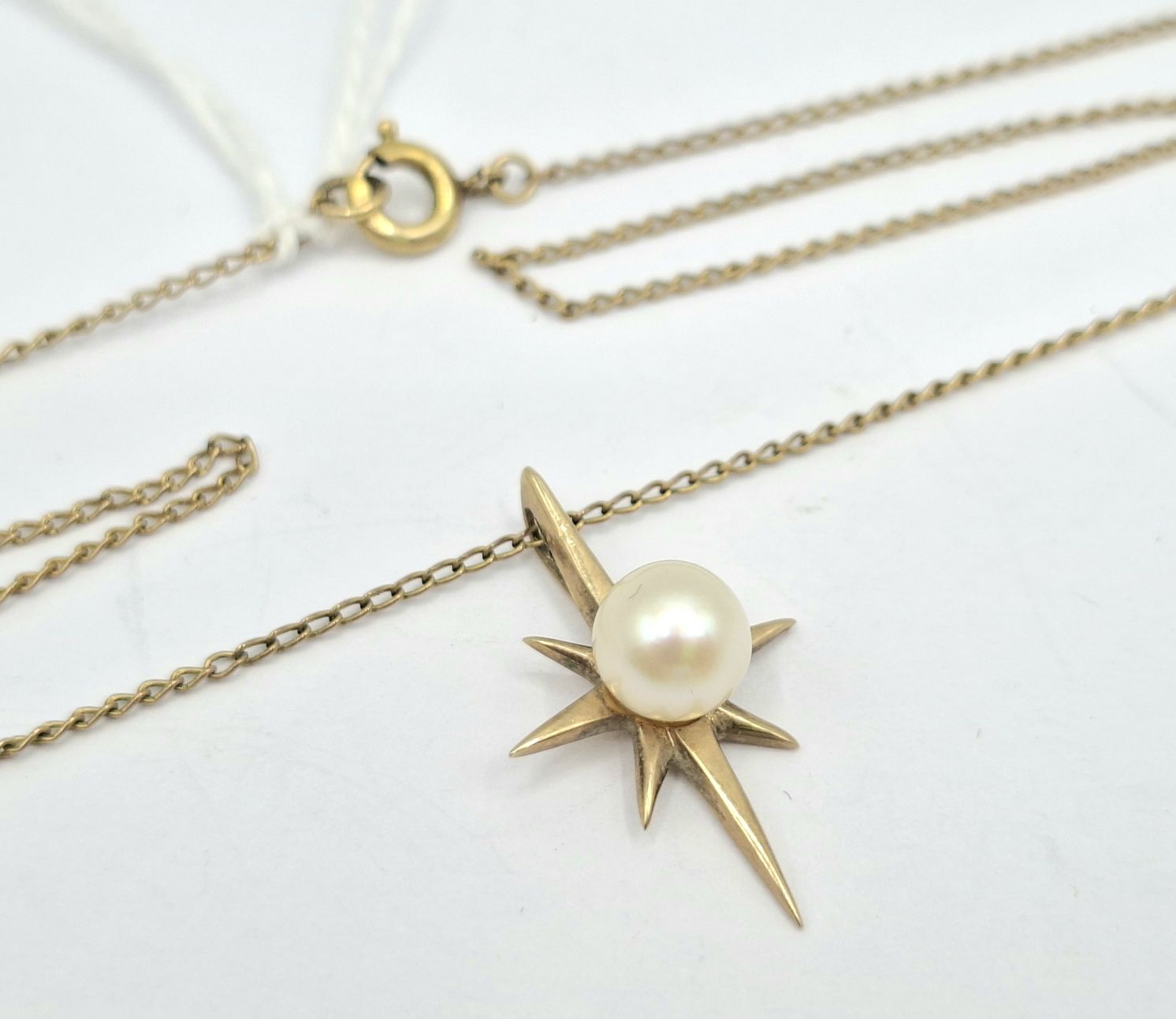 1050 · 9CT GOLD PEARL PENDANT