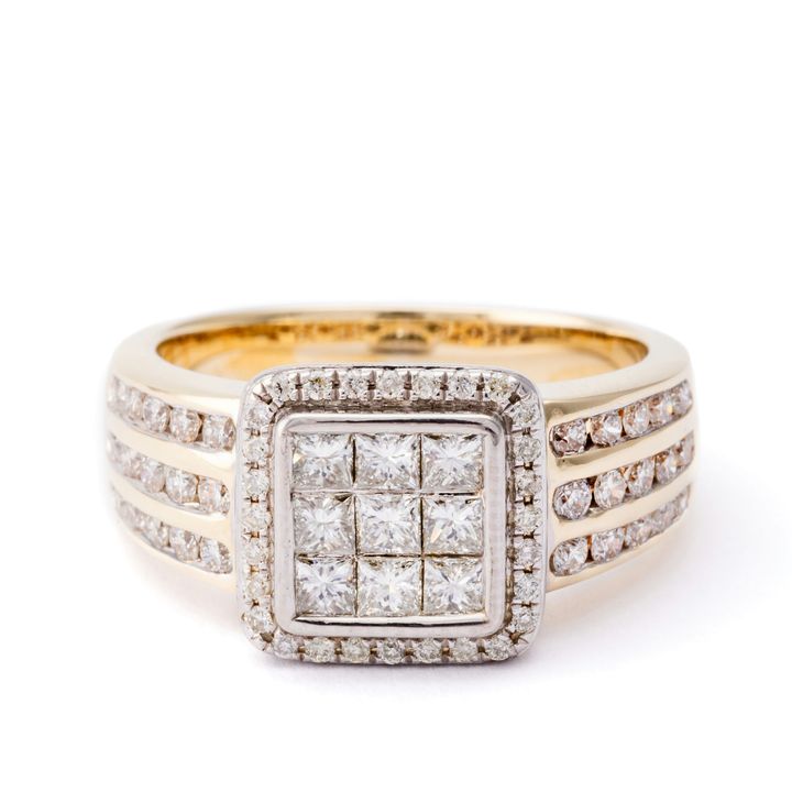 Diamond Ring 9ct Gold ,