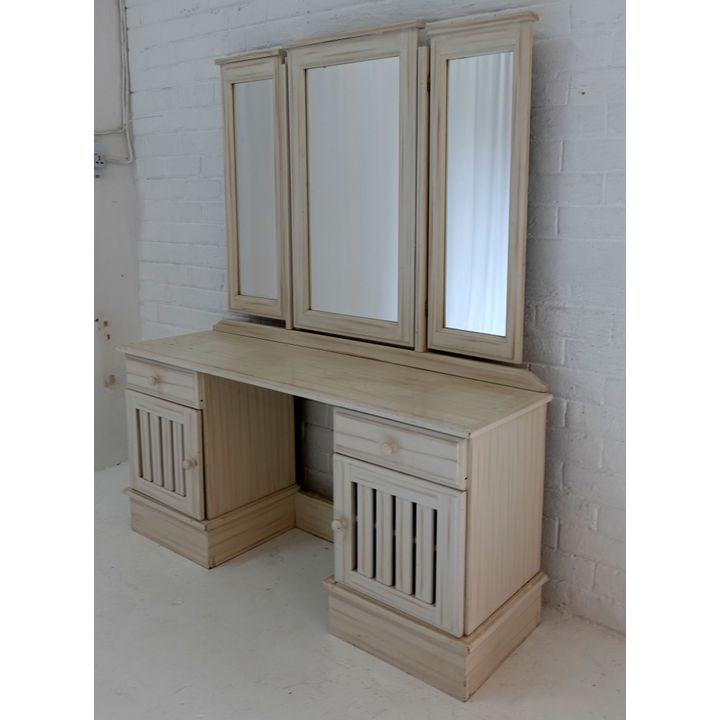 DRESSING TABLE