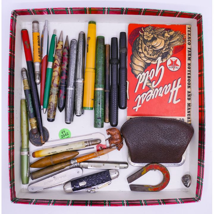 Box Old Fountain Pens & Pocket Knives Etc