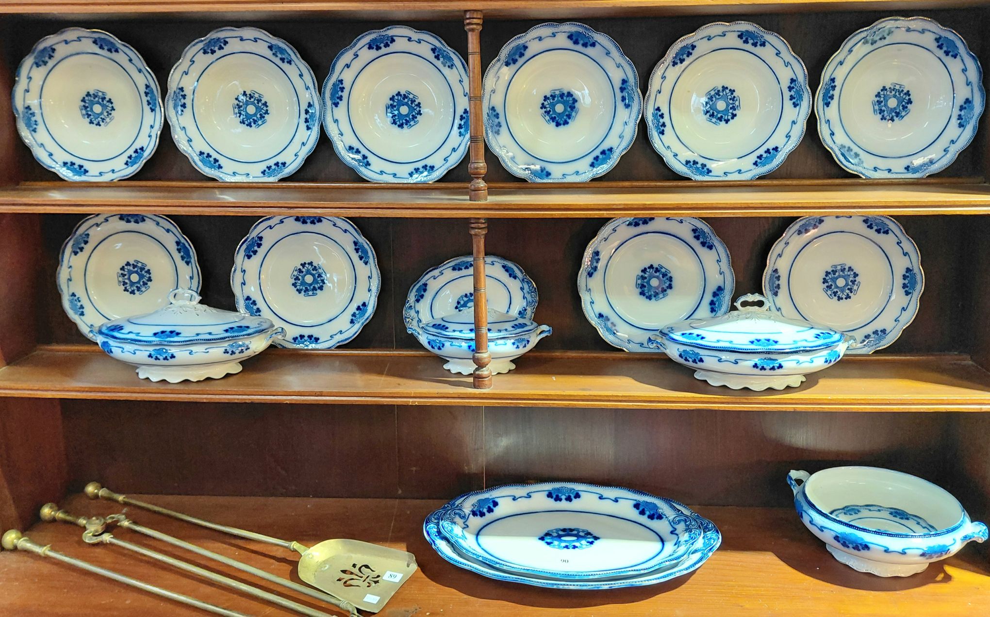 90 · ANTIQUE PART DINNER SET