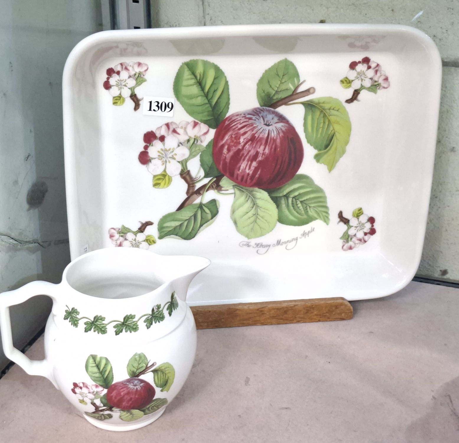 1309 · PORTMEIRION POMONA BAKING DISH AND JUG