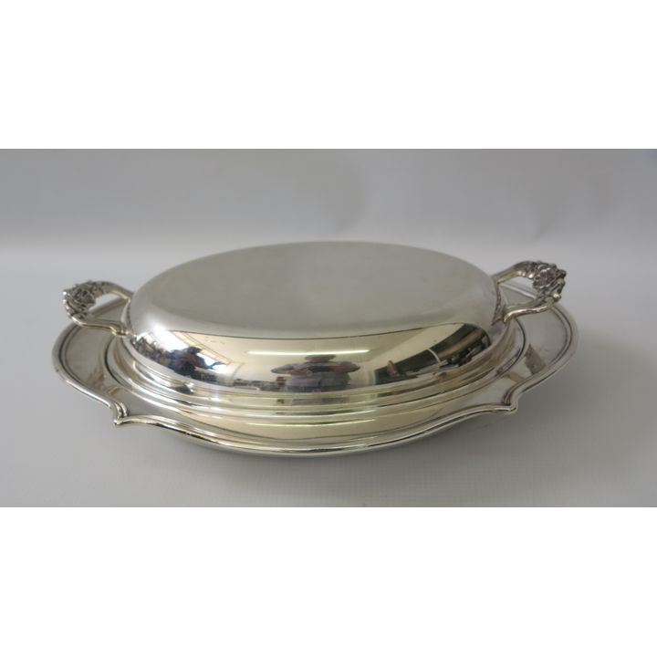 SILVERPLATED ENTRÉE DISH