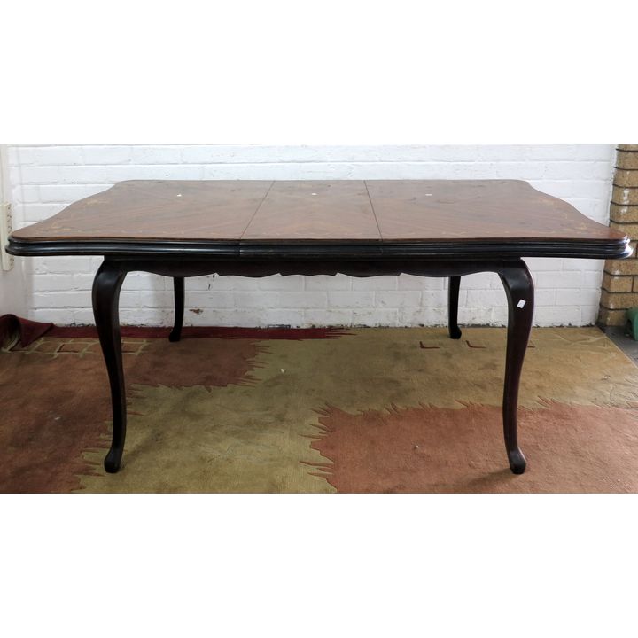 EXTENSION DINING TABLE