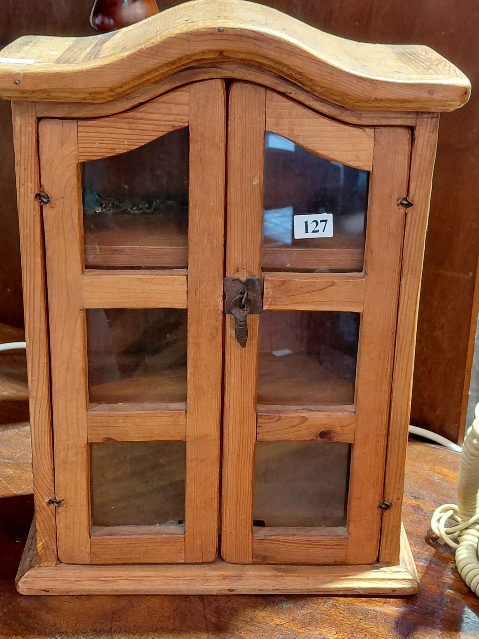 127 · MINIATURE CABINET