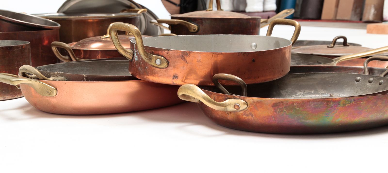 GROUP OF EUROPEAN COPPERS POTS AND PANS. Garth's Auctions