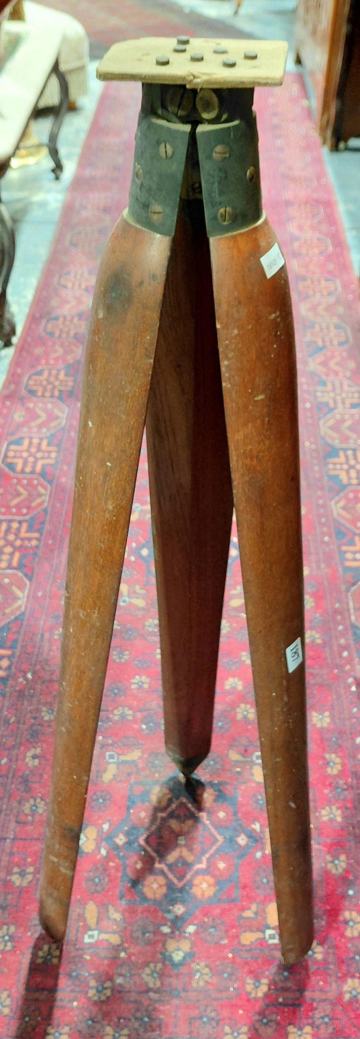 187 · VINTAGE SURVEYORS STAND