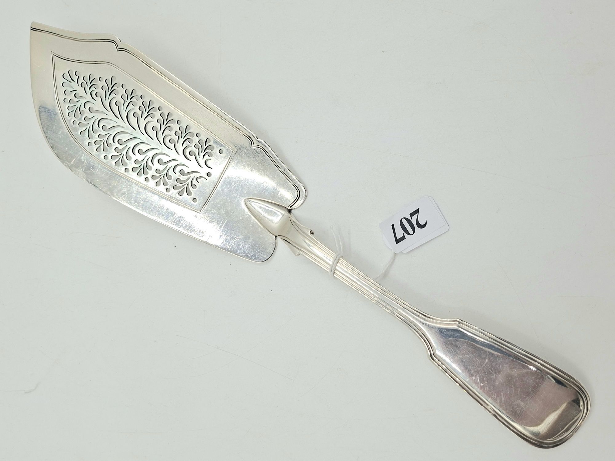 207 · STERLING SILVER FISH SLICE