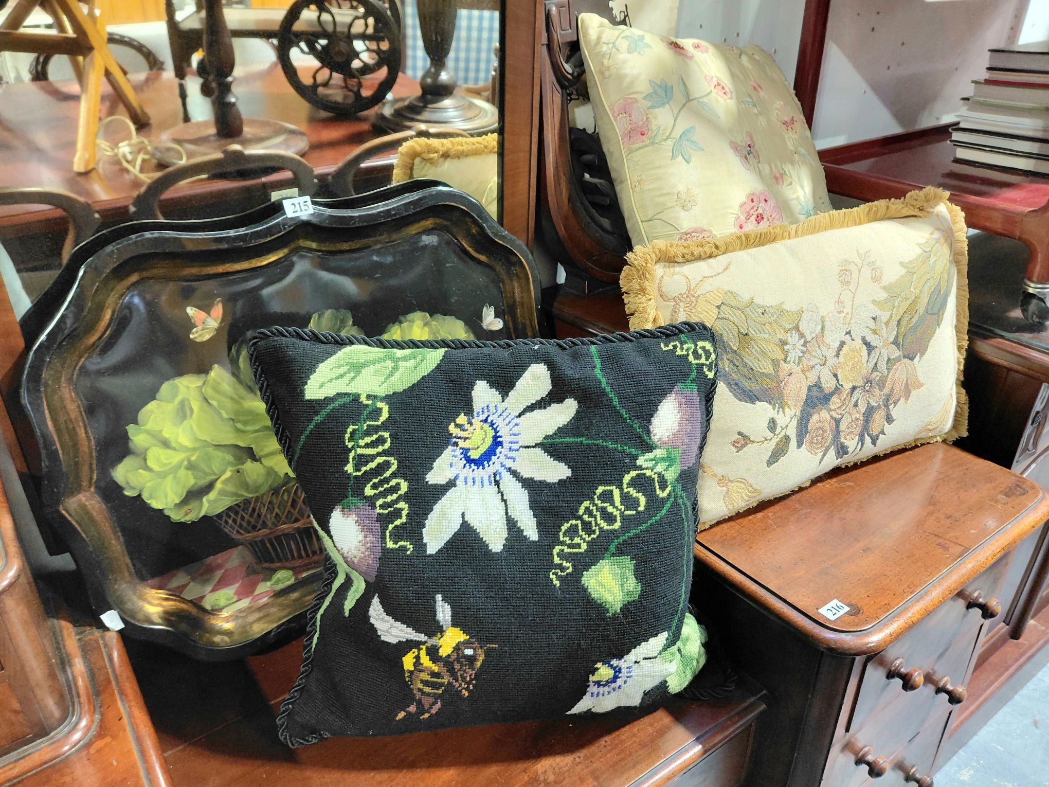 215 · DECORATORS WARES