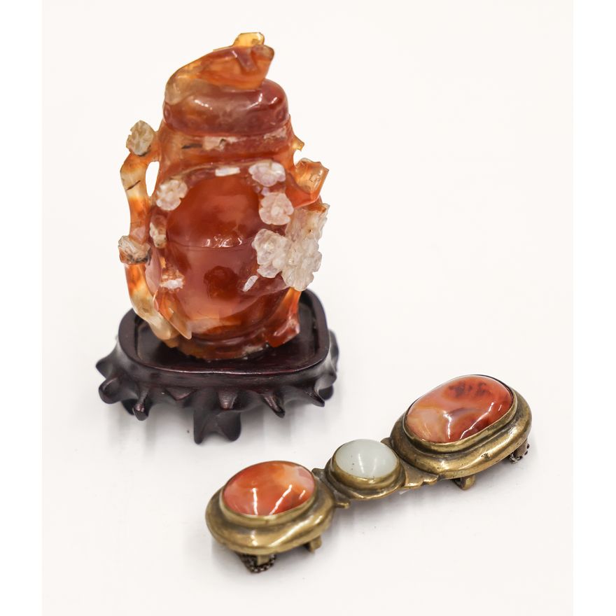2pc Chinese Carnelian Snuff Bottle & Buckle
