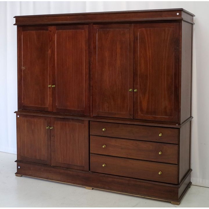 LARGE WALL/TELEVISION CABINET