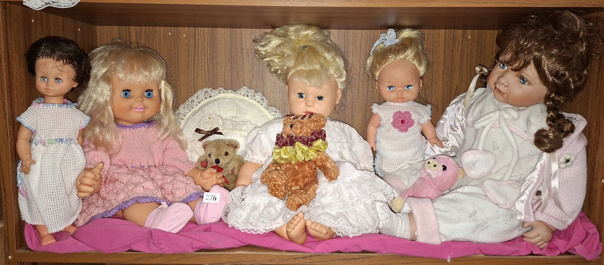 276 · DOLLS AND TEDDIES