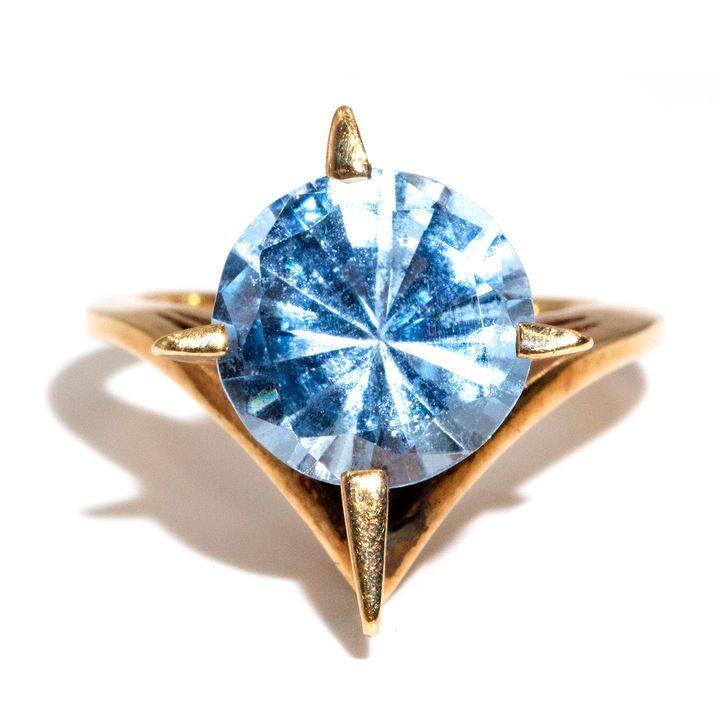 Vintage 9 Carat Gold Synthetic Spinel Ring