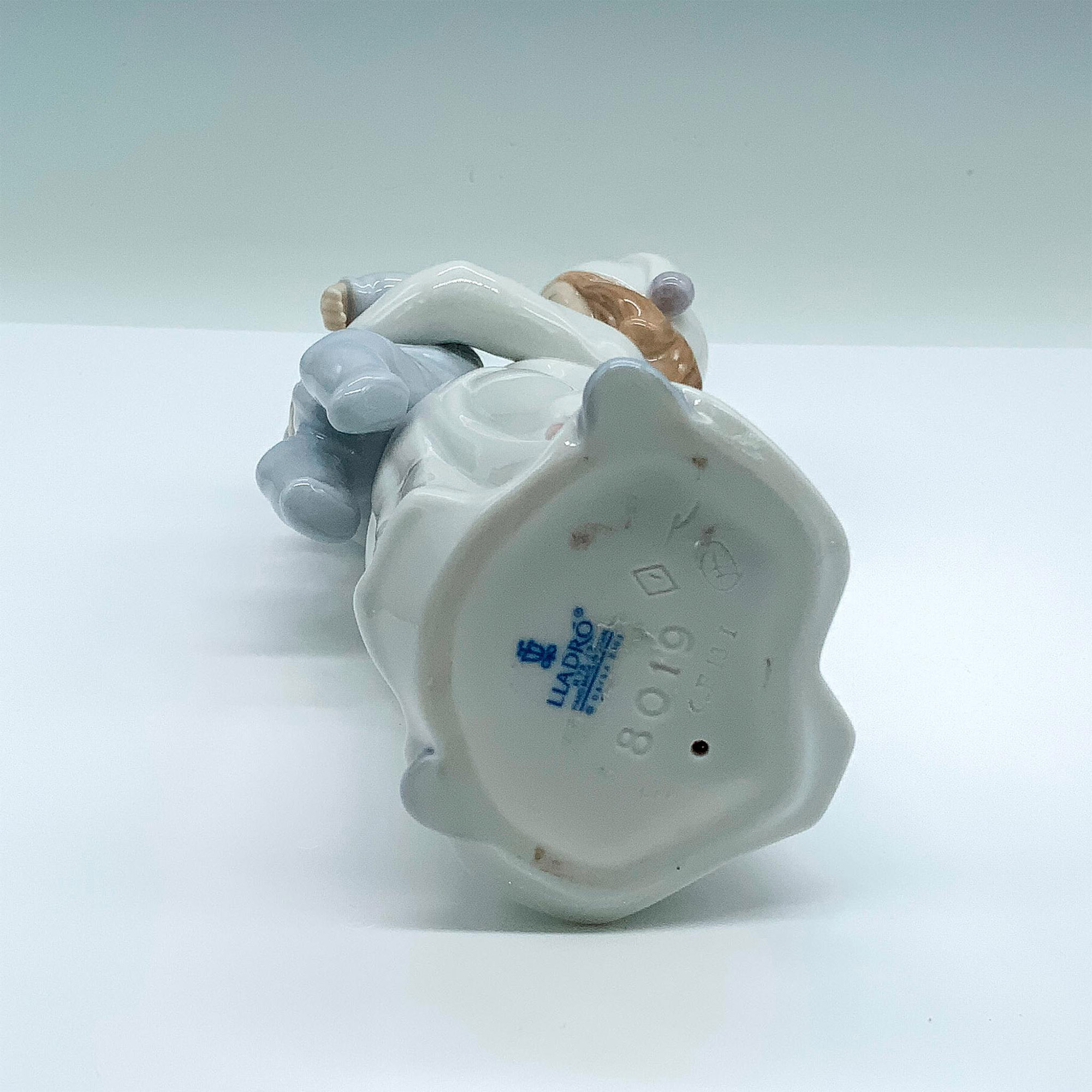 Going To Bed 1008019 - Lladro Porcelain Figurine | Lion and