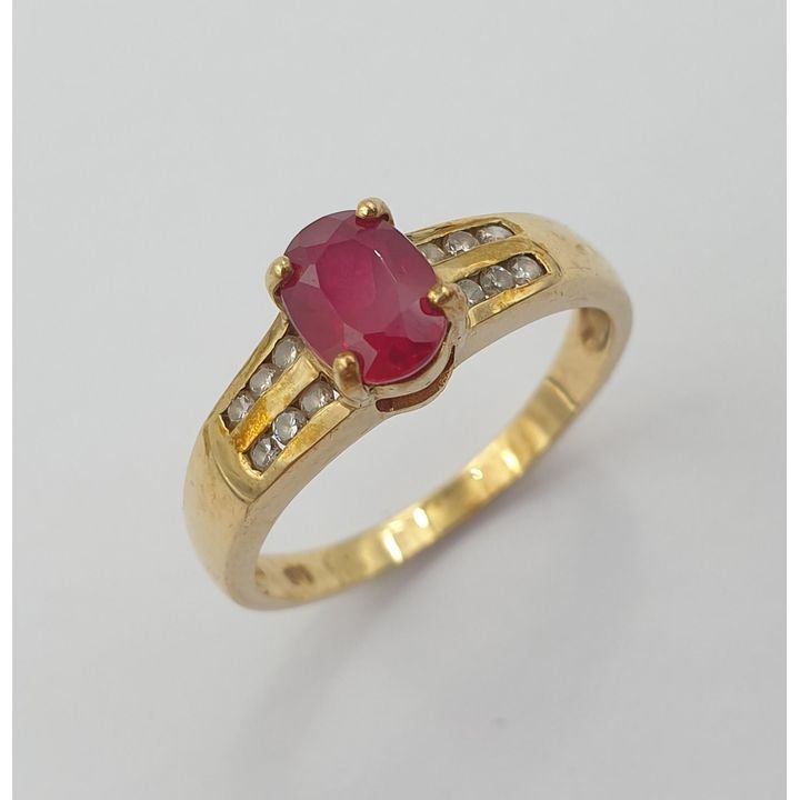 9ct Y/G Ruby & Diamond Ring