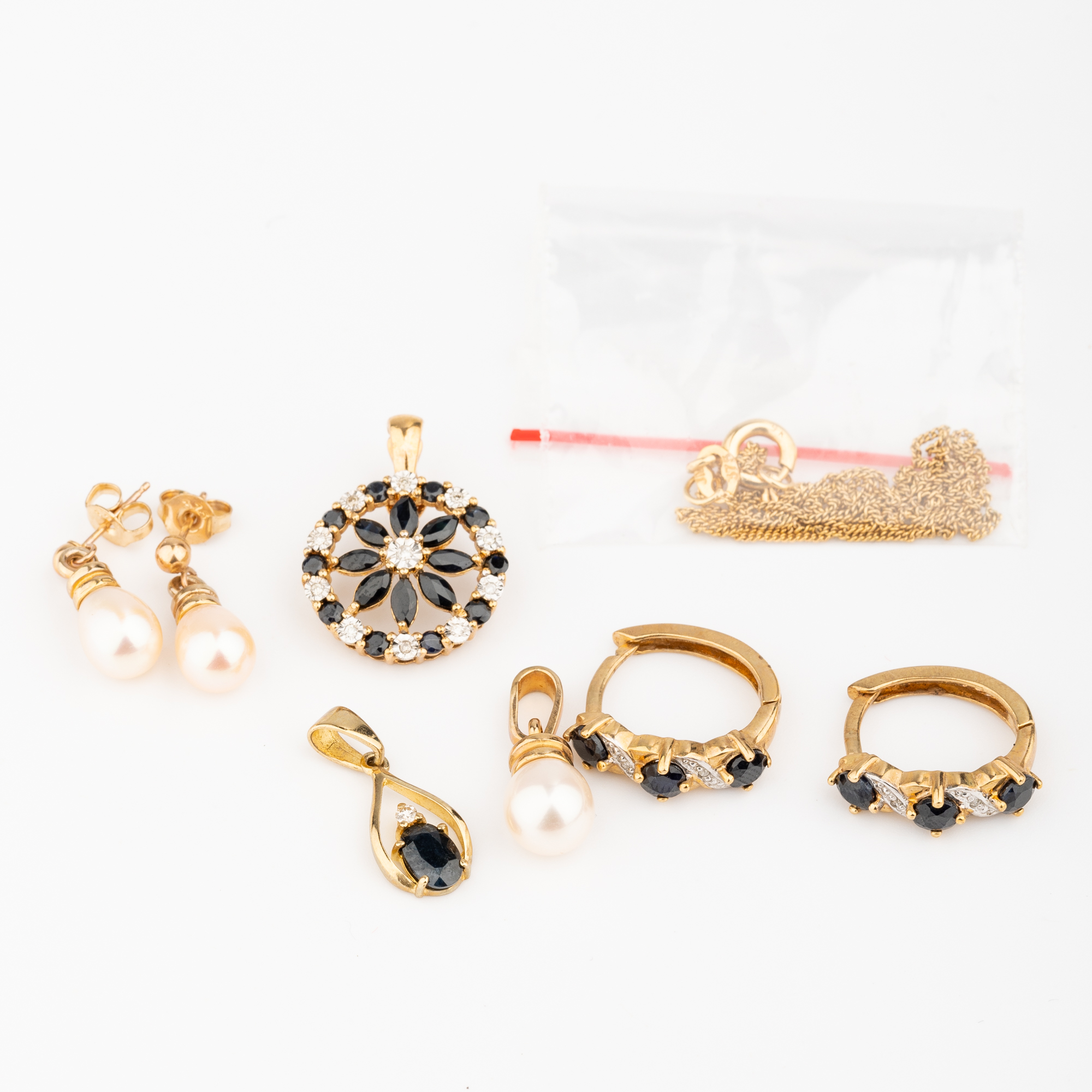44 · 9ct Gold Jewellery Pieces