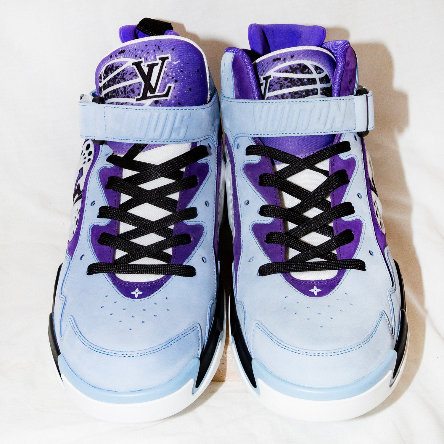 Louis Vuitton LV Trainer 2 Size 9 1/2