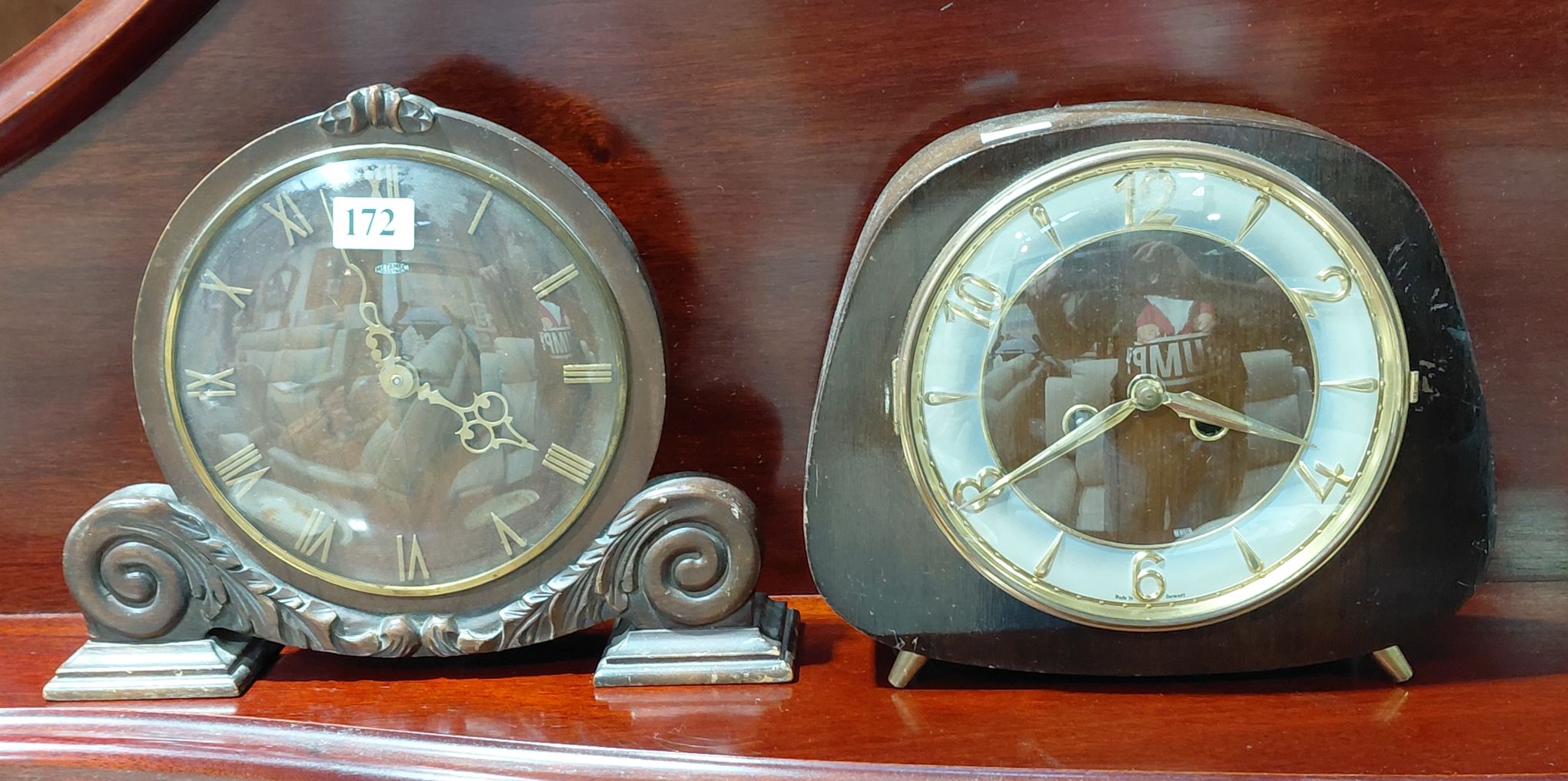 172 · 2 RETRO MANTLE CLOCKS