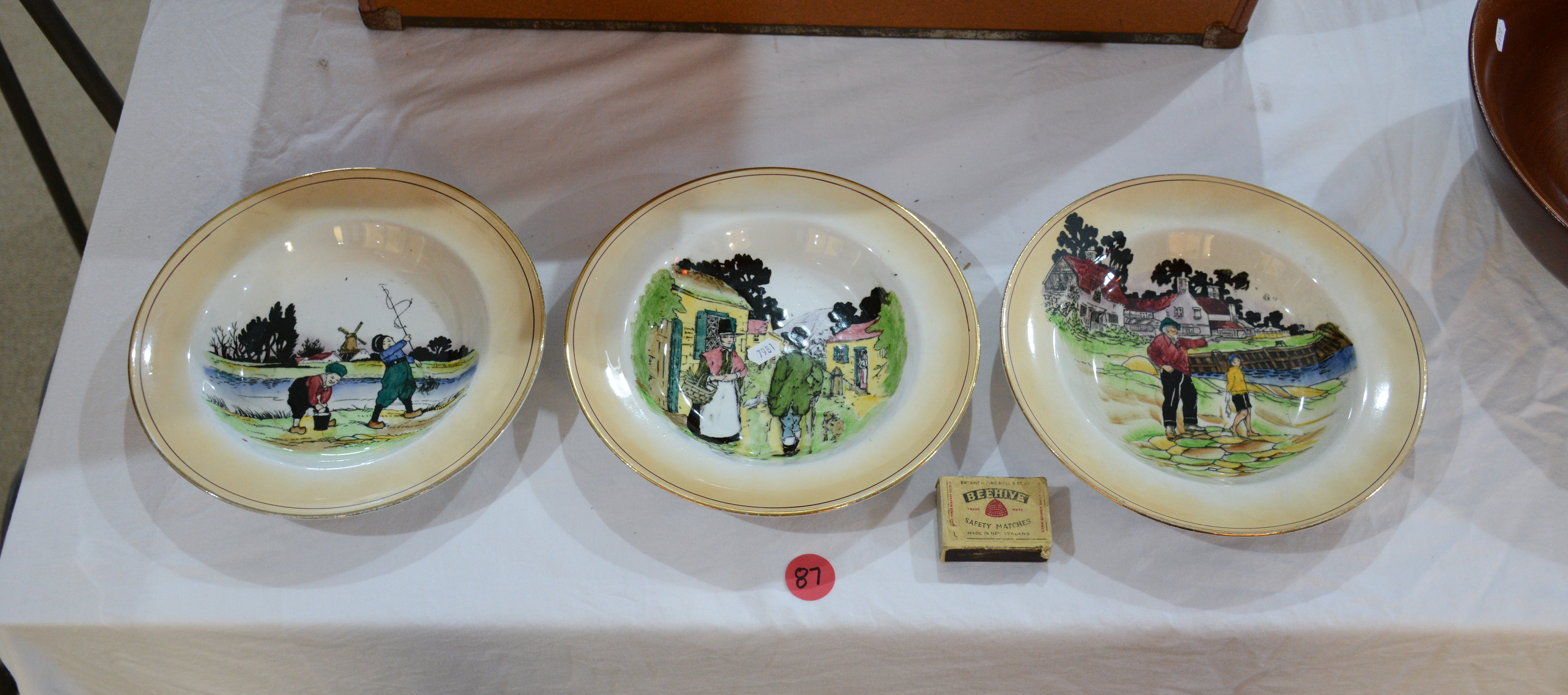 Grimwades Dishes x 3 — NZ auction result