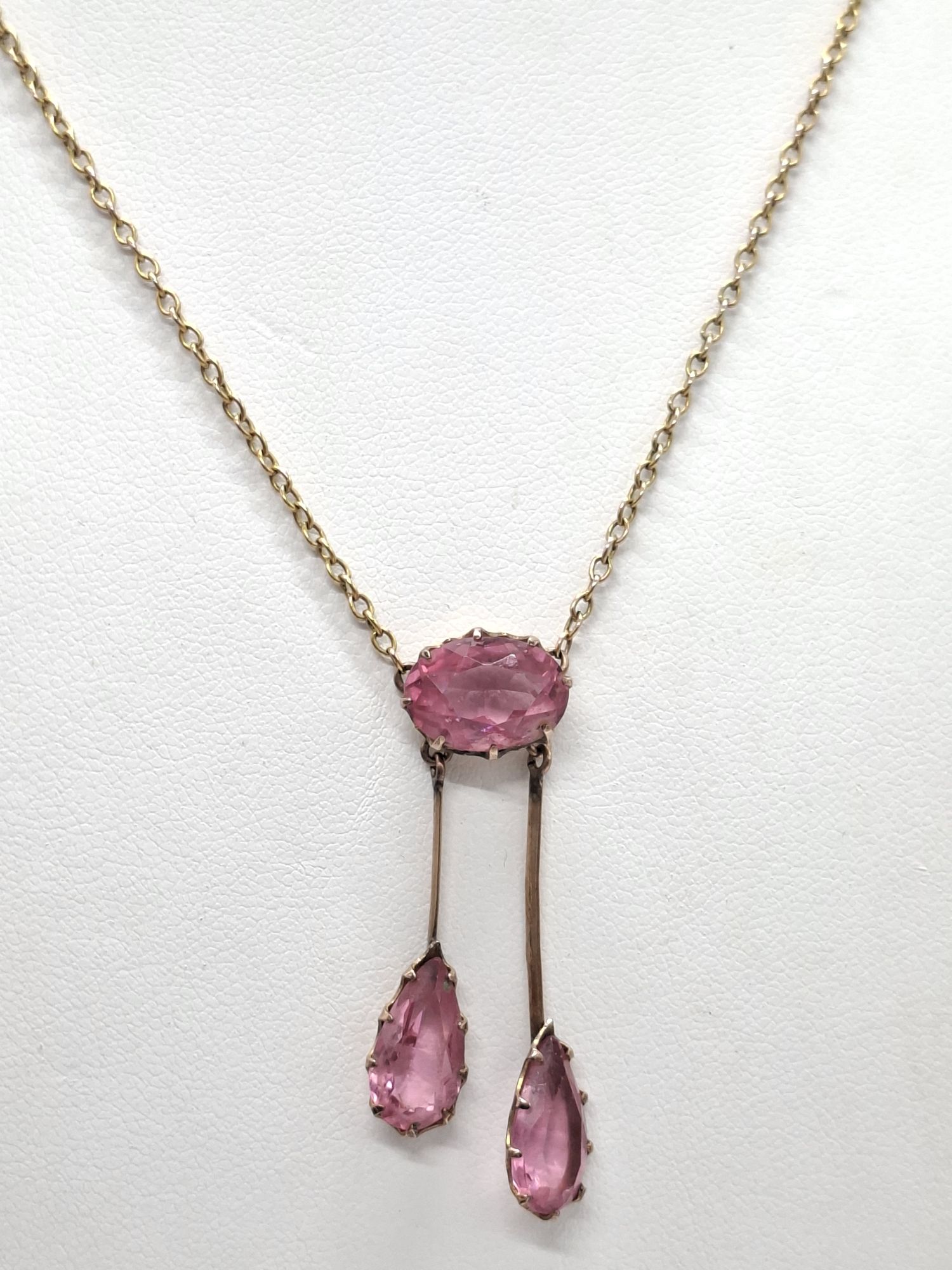 1077 · 9CT GOLD NECKLACE