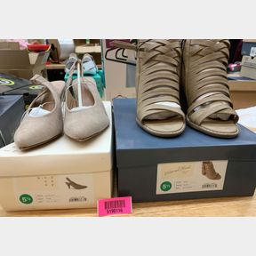 A NEW DAY ACR68 NETT BEIGE SZ 5.5 & UNIVERSAL THREAD ELDA TAUPE SZ 5.5