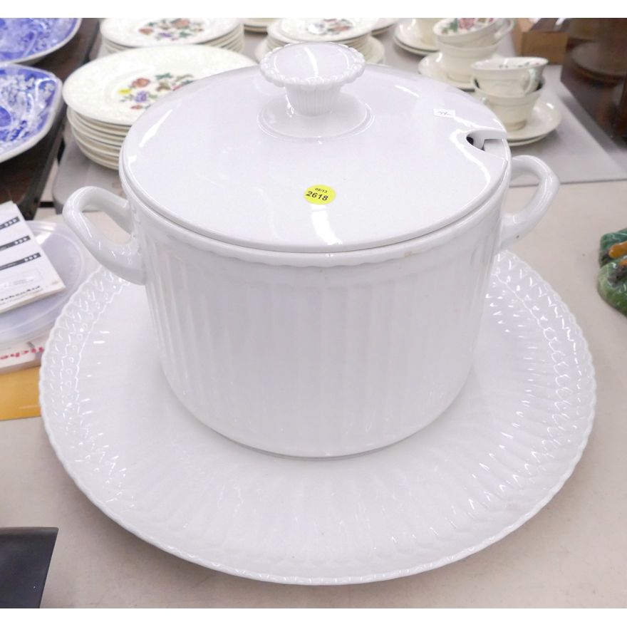 Royal Berlin Large White Porcelain Covered Server with Tray- 18''