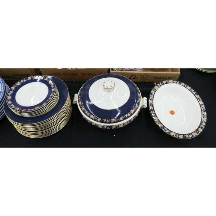 24pc Wedgwood 'Whitehall 2000' Powder Dark Blue Rim Bone China Dinnerware