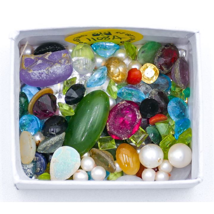 Box Misc. Gemstones & Cabochons