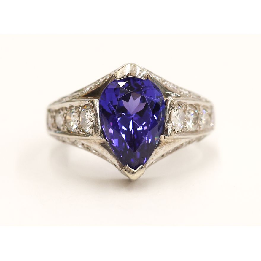 Ladies 14k Tanzanite and Diamond Ring
