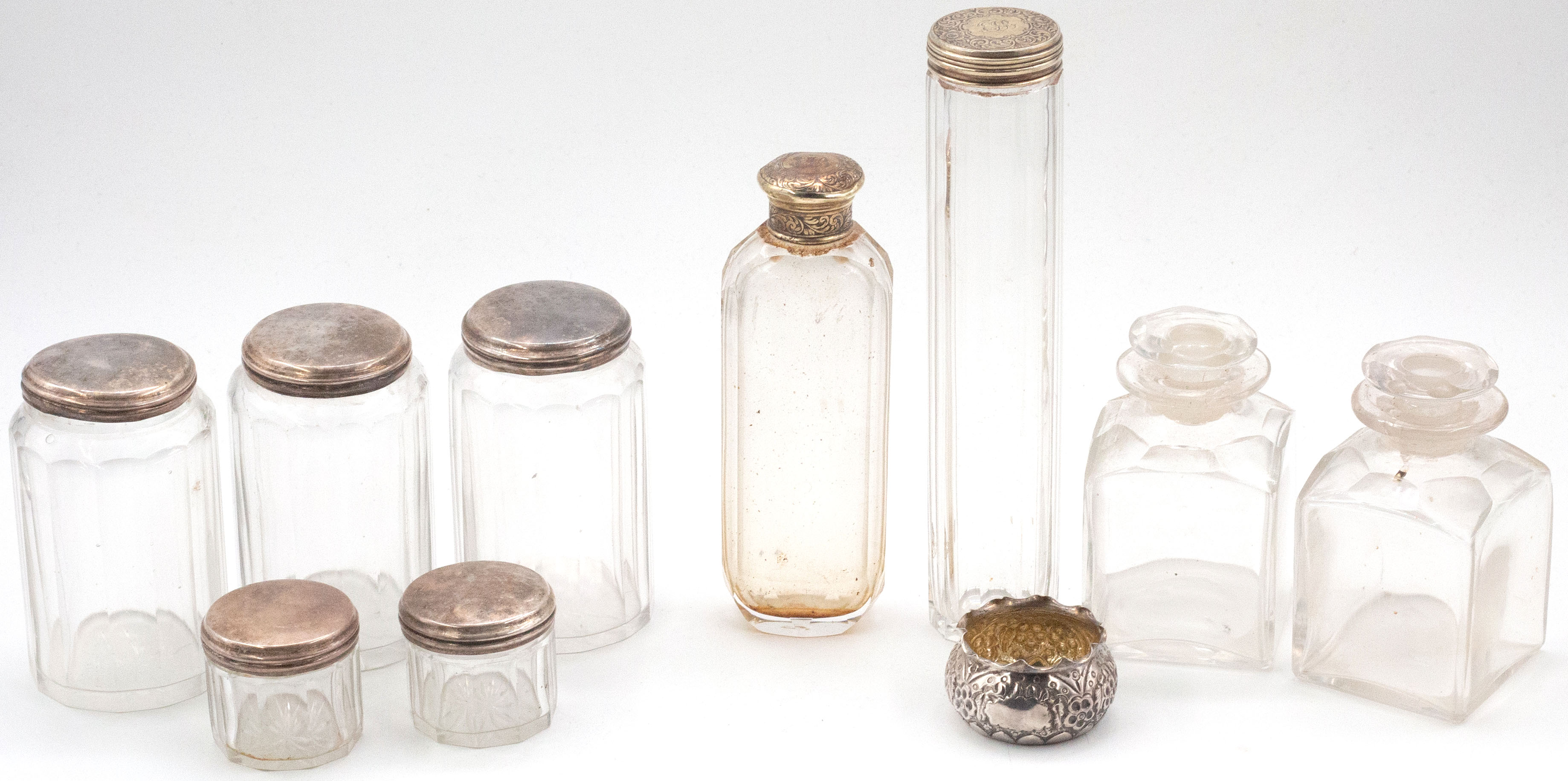 206 · Great Britain, Group of Silver and Cut Glass, 1900 - 1930, VGC