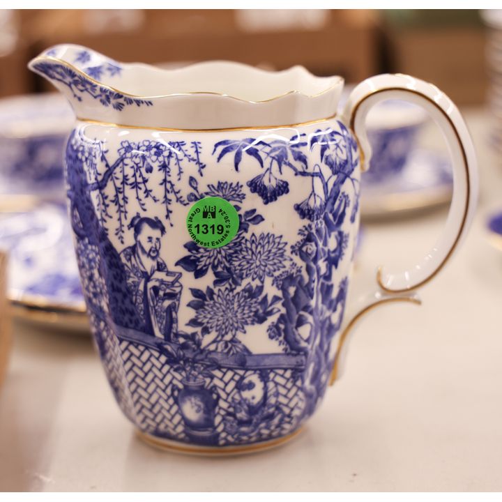 Royal Crown Derby ''Mikado'' 24oz Pitcher 6''