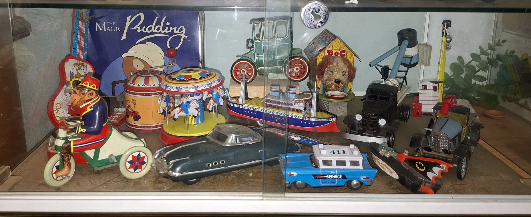 Quantity Of Tin Toys
