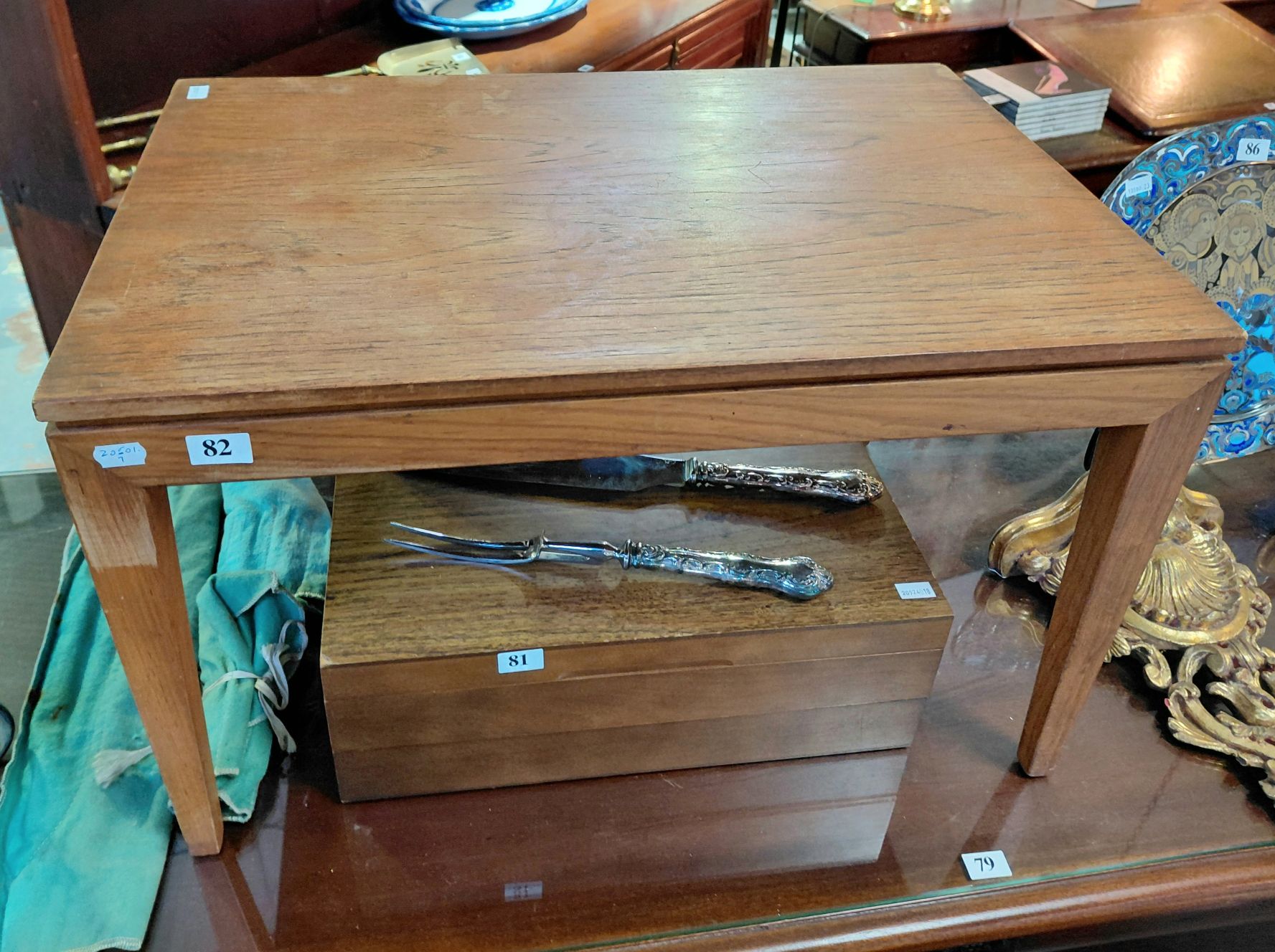 82 · OCCASIONAL TABLE