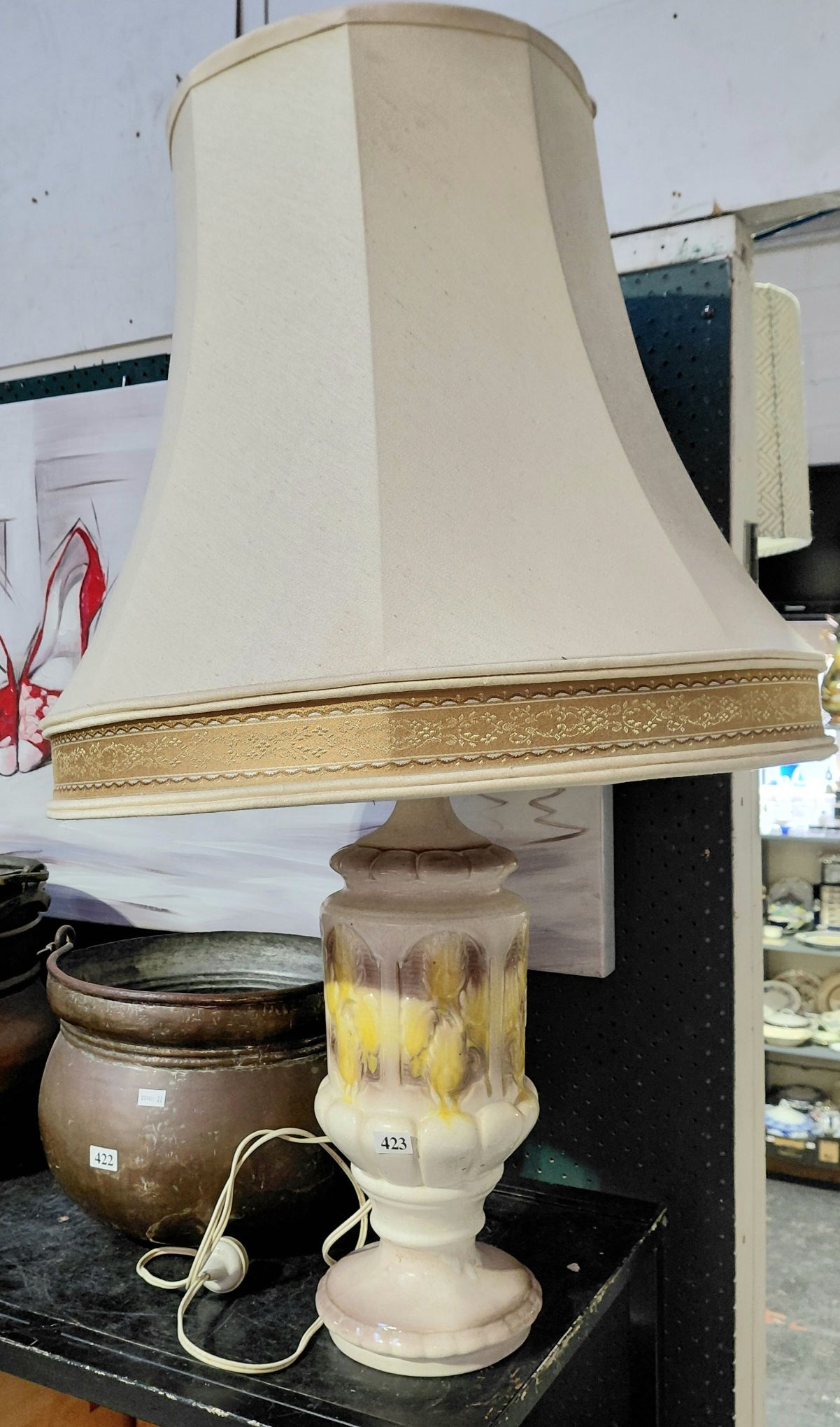 423 · TABLE LAMP