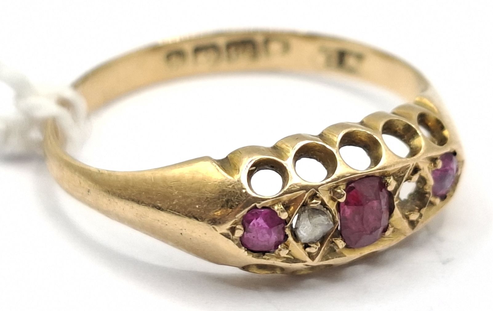 1018 · 18CT GOLD RUBY RING