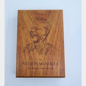 SORT AFTER NELSON MANDELA 90TH BIRTHDAY CELEBRATION SILVER 15.553G AND GOLD 8.9G 2 COIN SET