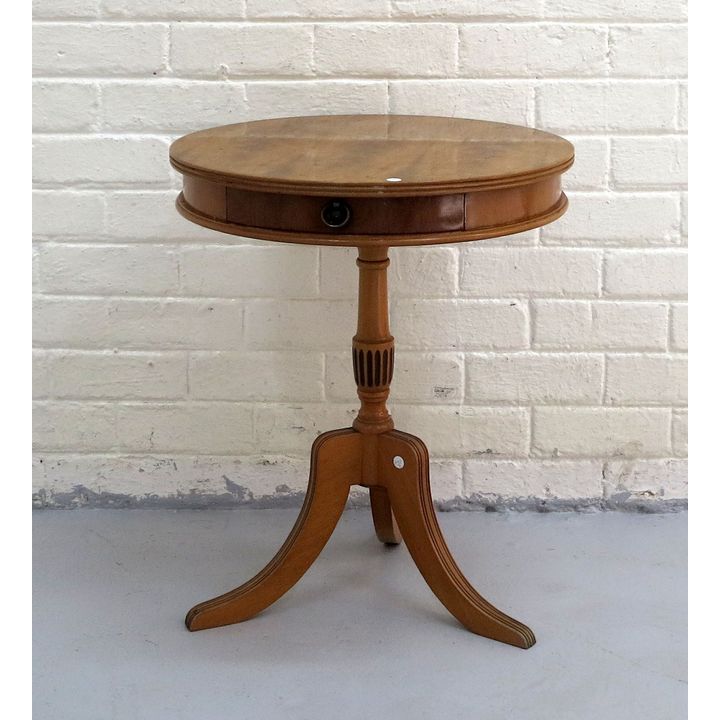 YEWWOOD LAMP TABLE