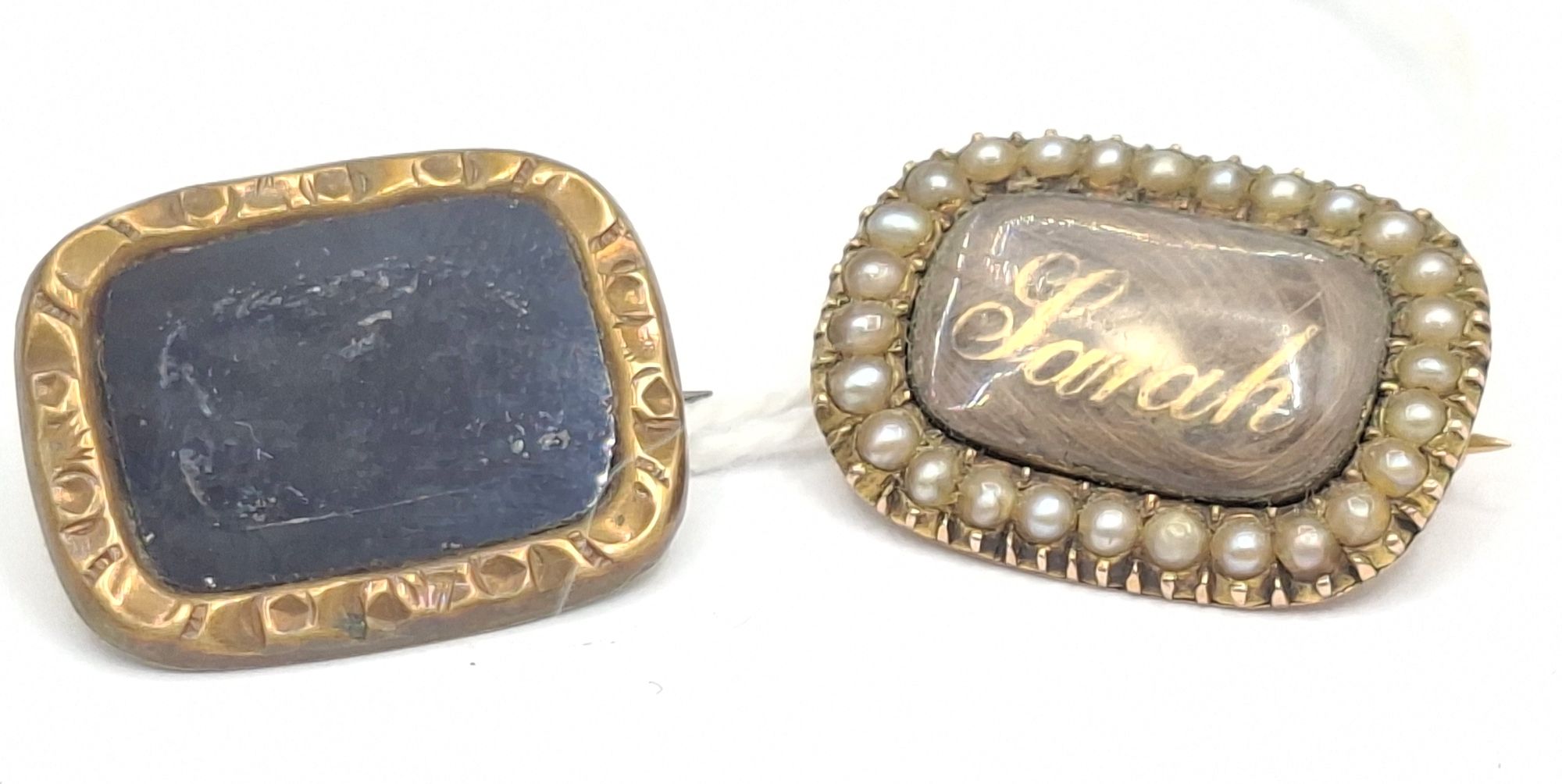 1112 · ANTIQUE MOURNING BROOCHES