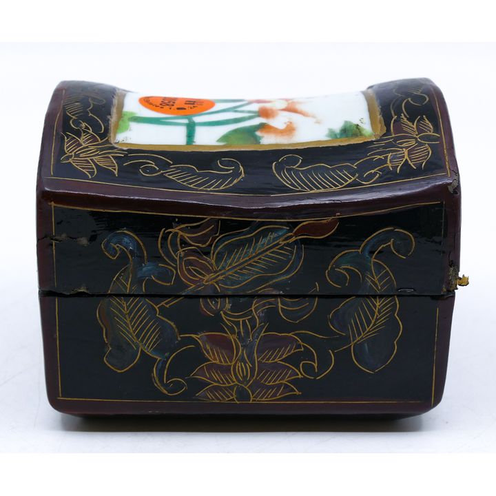 Old Chinese Porcelain Shard Lacquered Box 4''