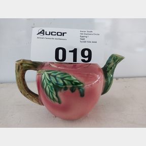 DEAR OLD VINTAGE APPLE TEAPOT - GREEN LEAF DESIGN
