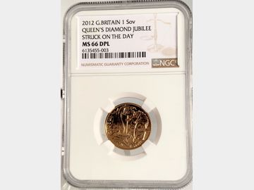 2012 ELIZABETH II 'STRUCK ON THE DAY' DIAMOND JUBILEE GOLD SOVEREIGN MS66 NGC