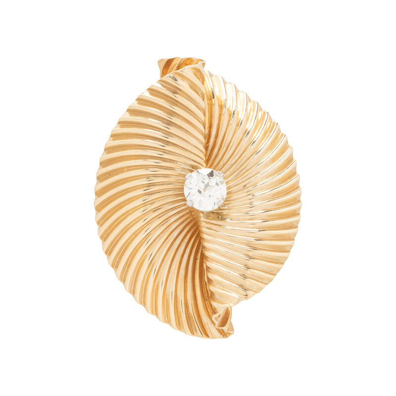 YELLOW GOLD AND DIAMOND BROOCH