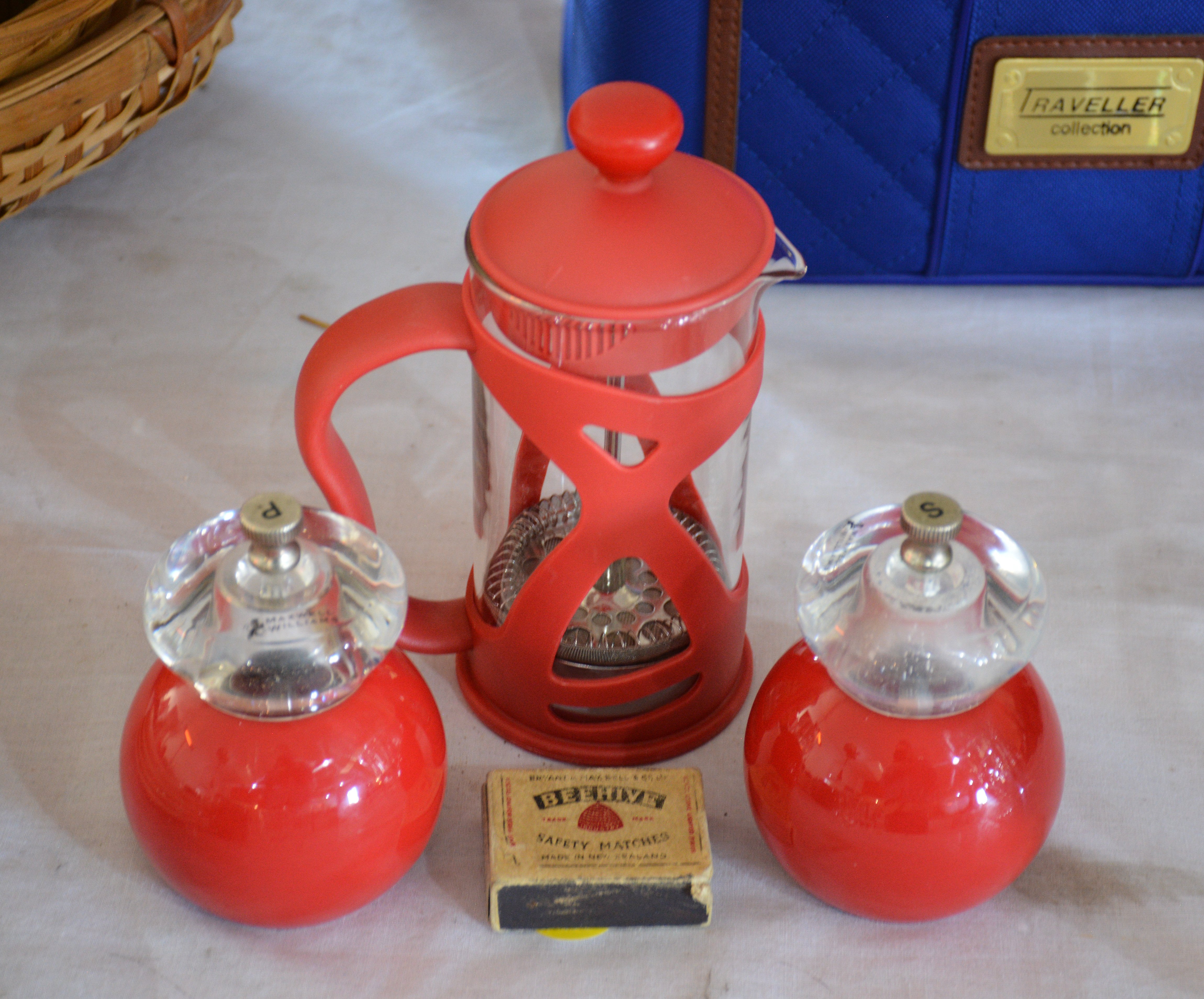 Maxwell and Williams Salt/Pepper + Coffee Press — NZ auction result