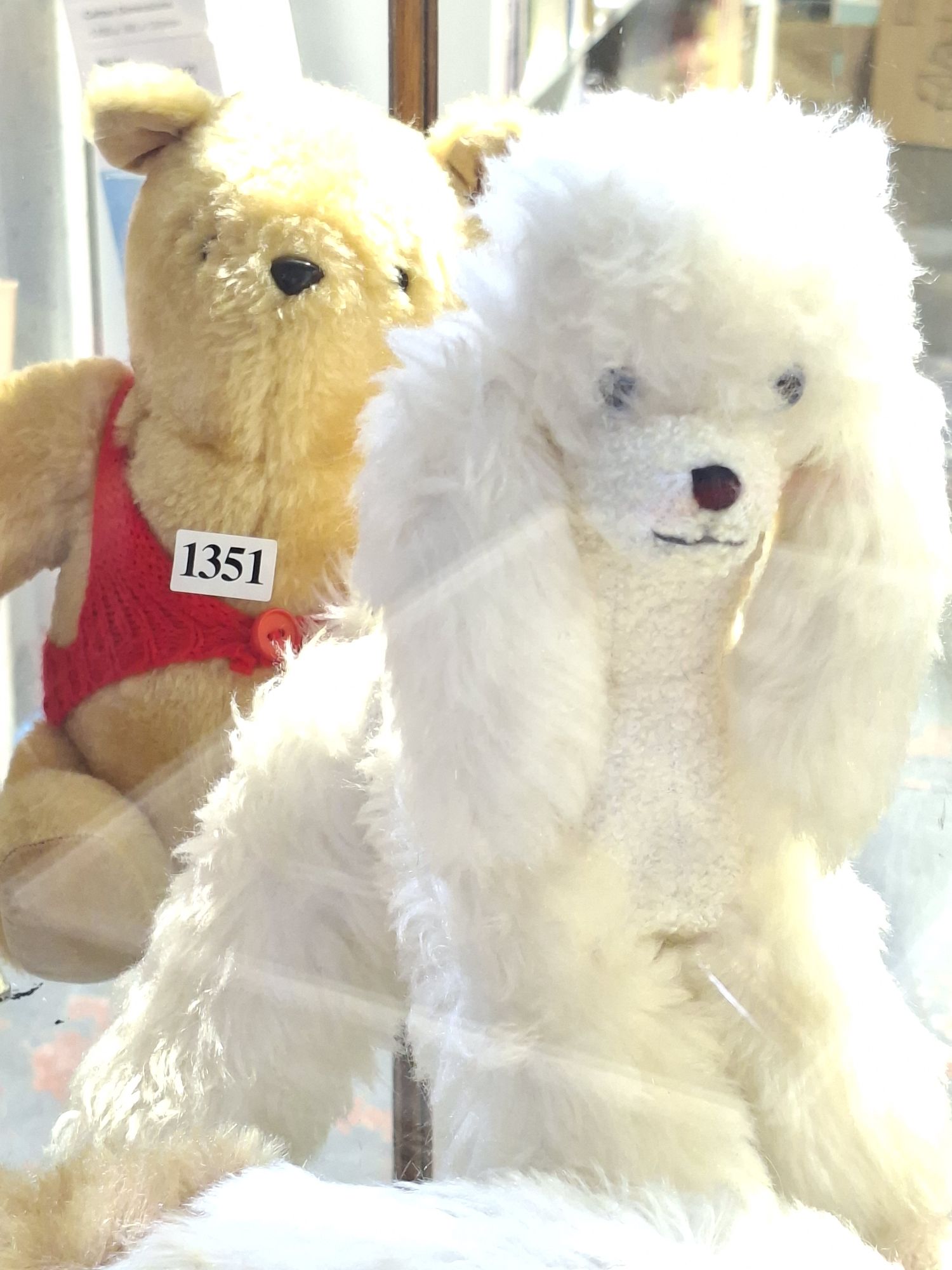 1351 · JAKAS TOYS POODLE AND POOH BEAR