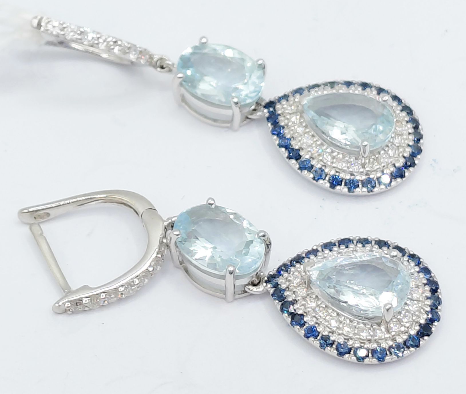 9k White Gold Drop Earrings