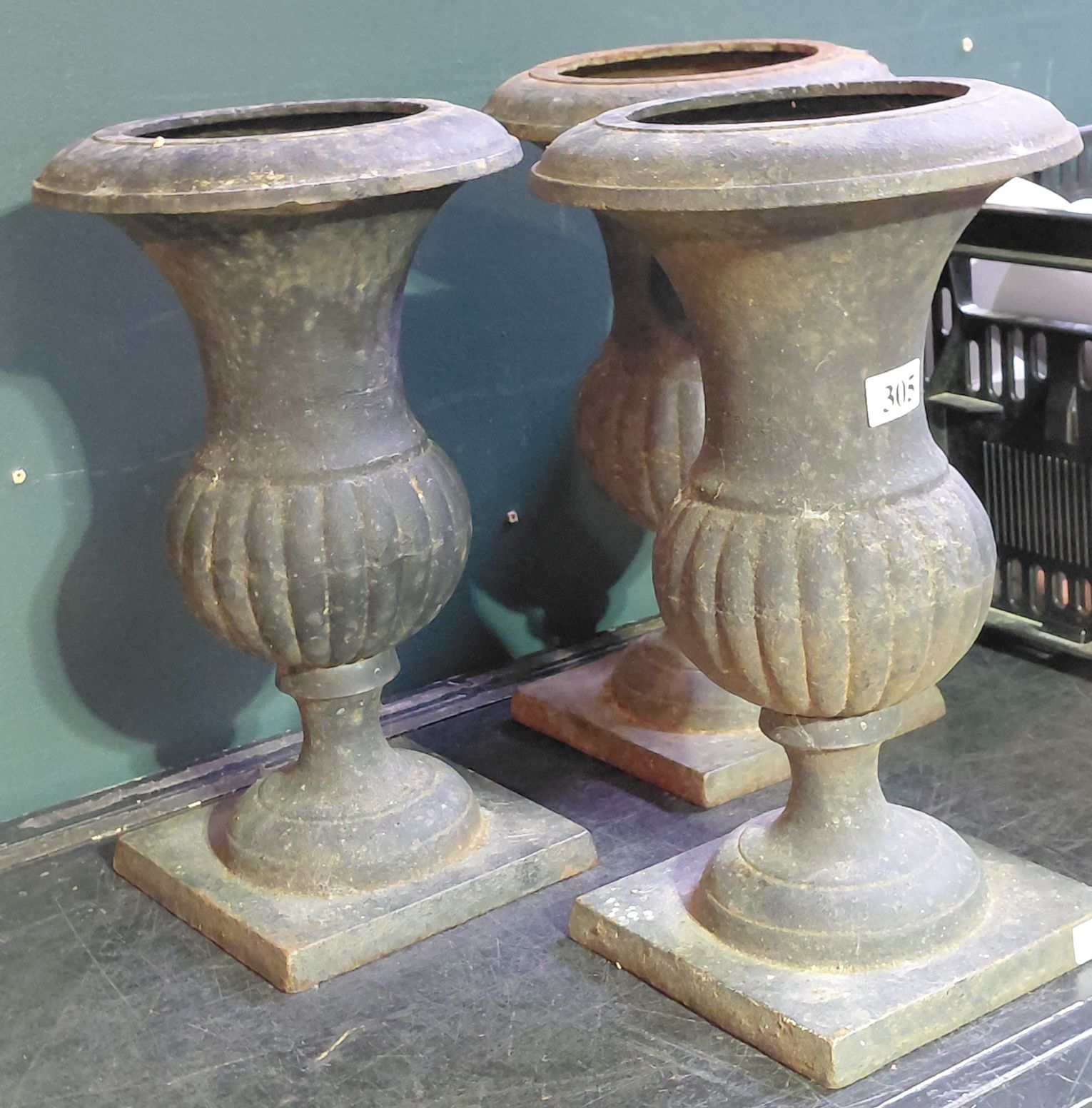 305 · 3 CAST IRON URNS